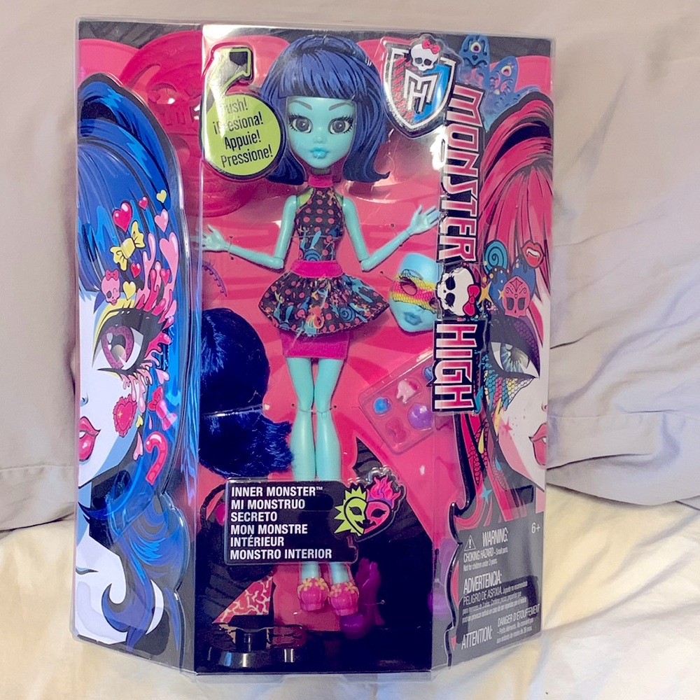 Monster High inner Monster Doll. New in Box. Rare. moving eyes + accessories. - Picture 1 of 10